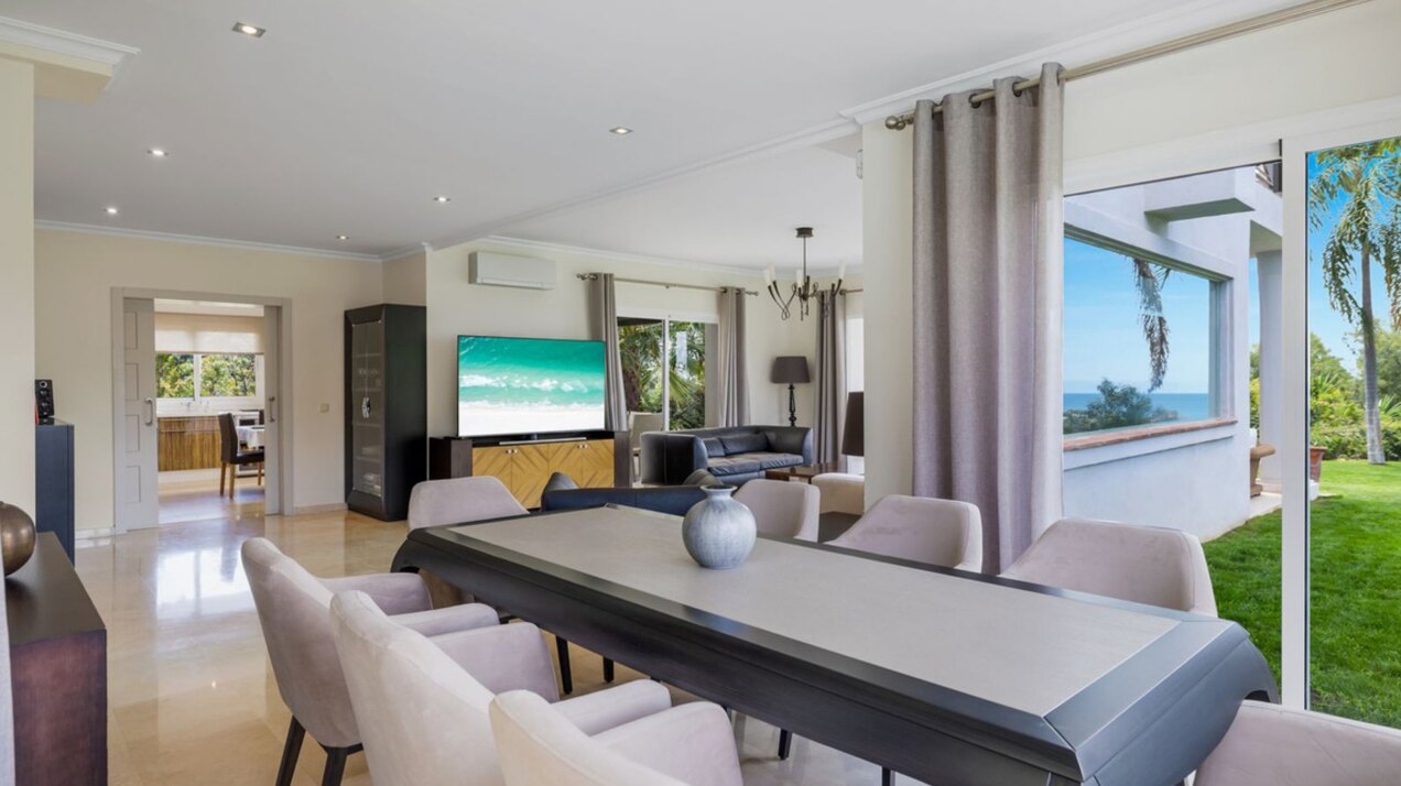 Modern impressive 4 bedroom villa is eager for you to discover its innate style and elegance.