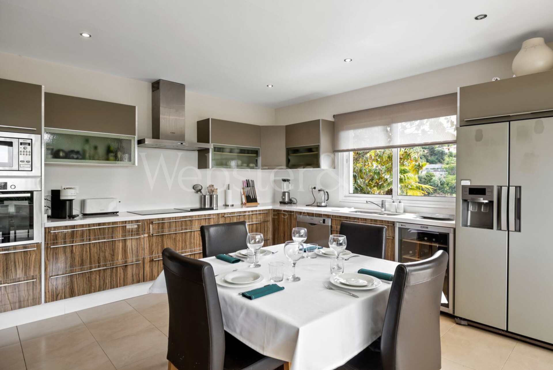 Descubre una villa llena de luz, diseño y sofisticación