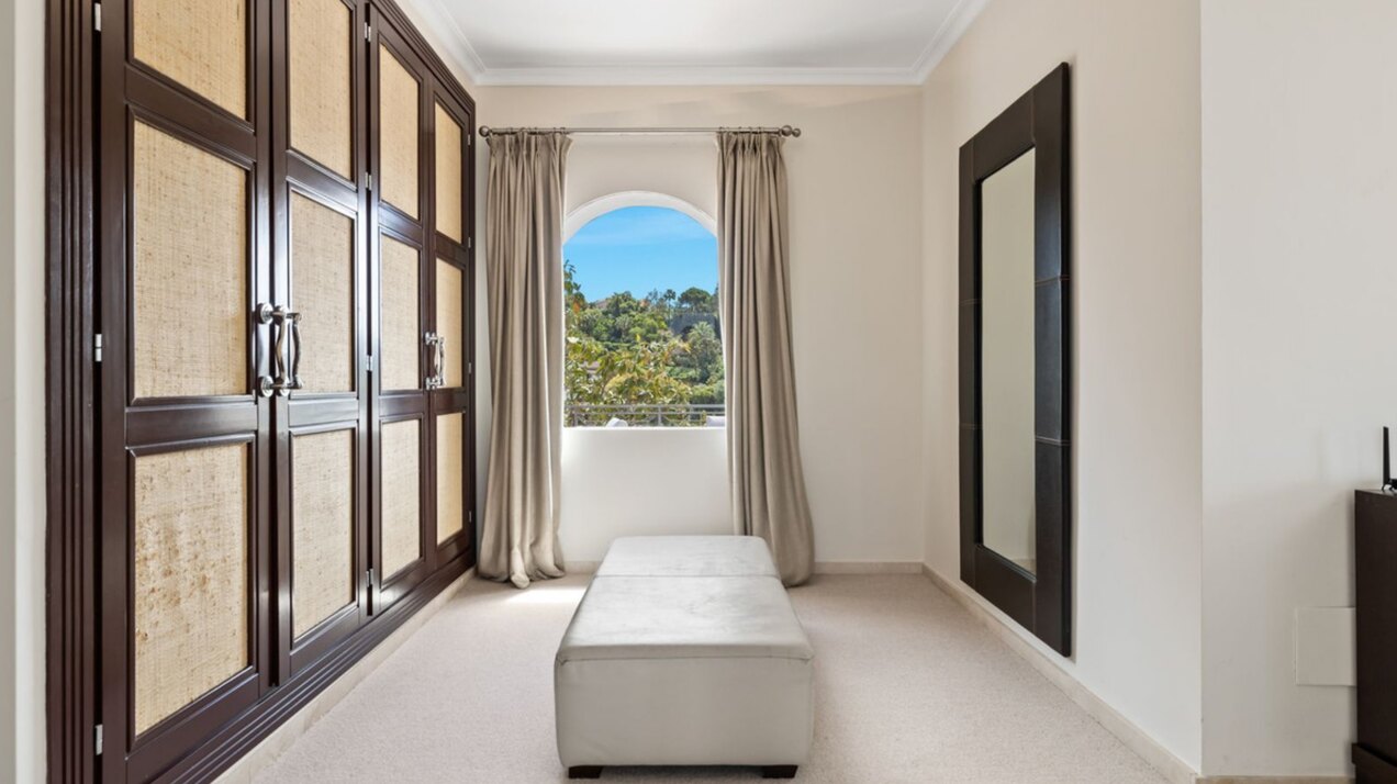 Modern impressive 4 bedroom villa is eager for you to discover its innate style and elegance.