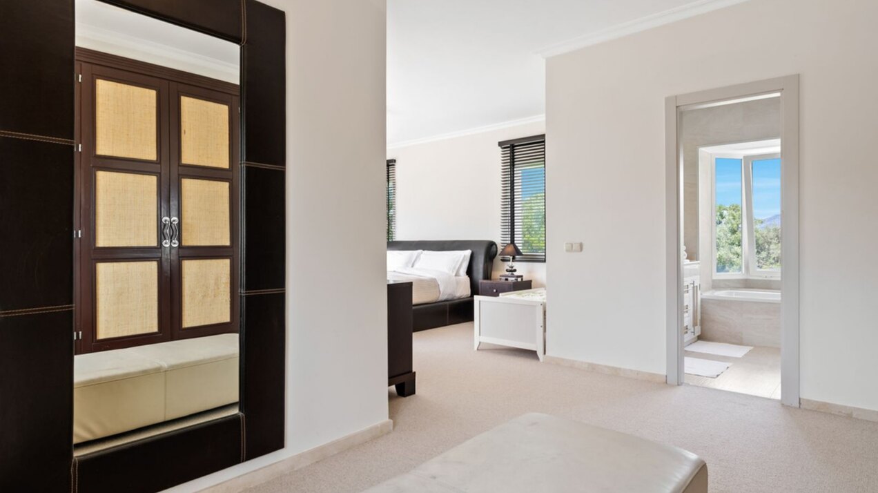 Modern impressive 4 bedroom villa is eager for you to discover its innate style and elegance.