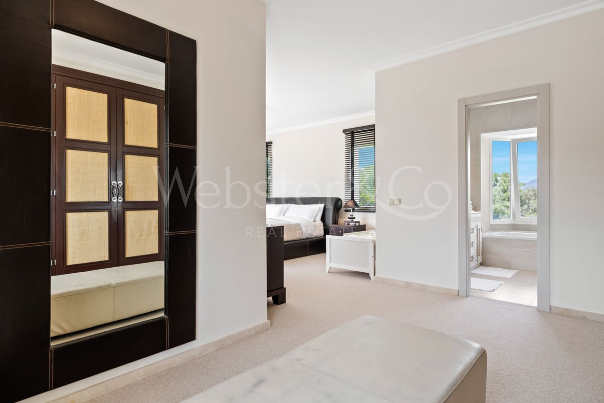 Descubre una villa llena de luz, diseño y sofisticación