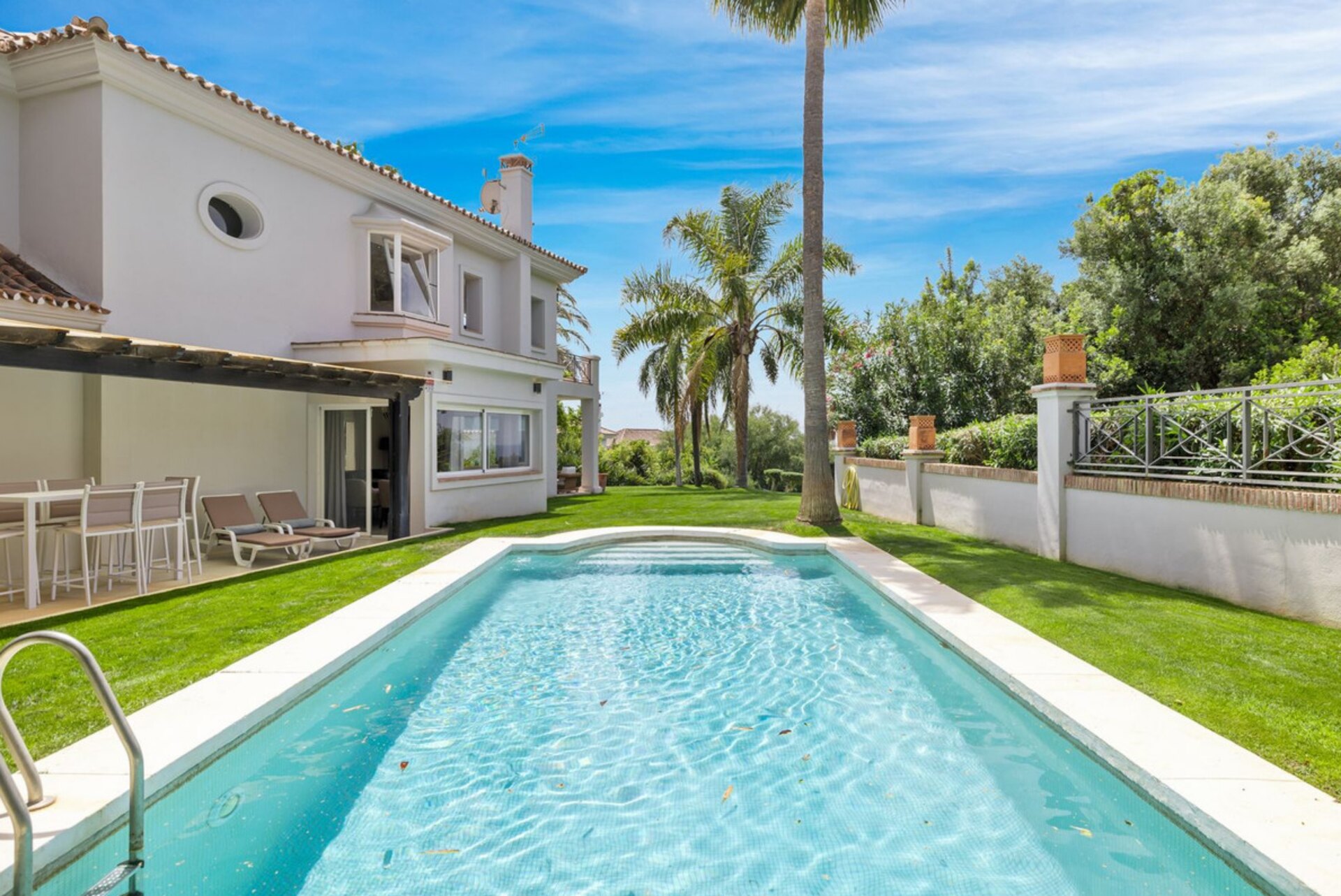 Modern impressive 4 bedroom villa is eager for you to discover its innate style and elegance.