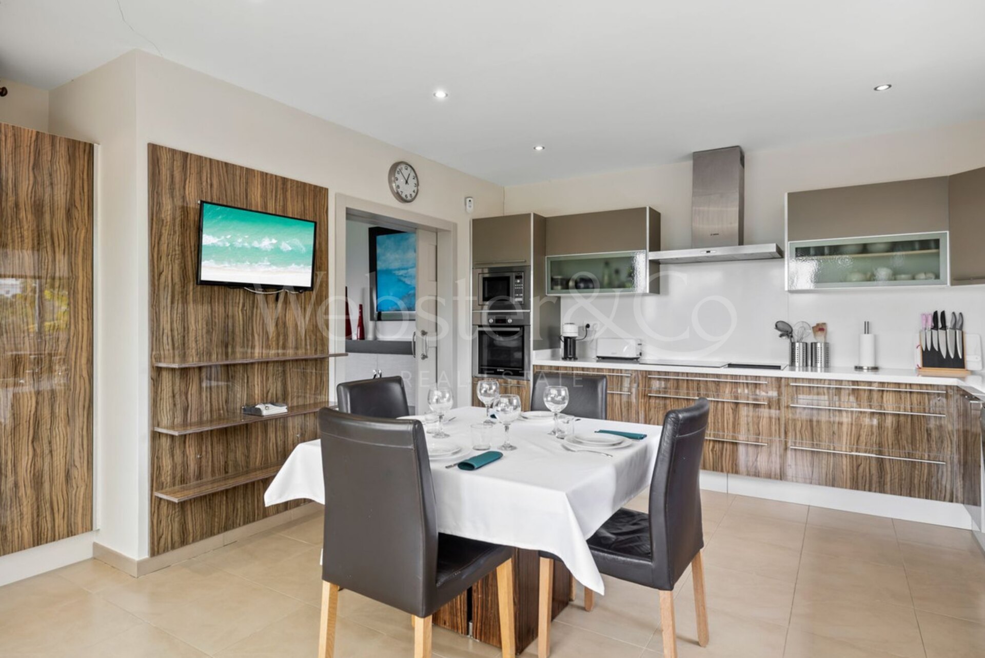 Descubre una villa llena de luz, diseño y sofisticación