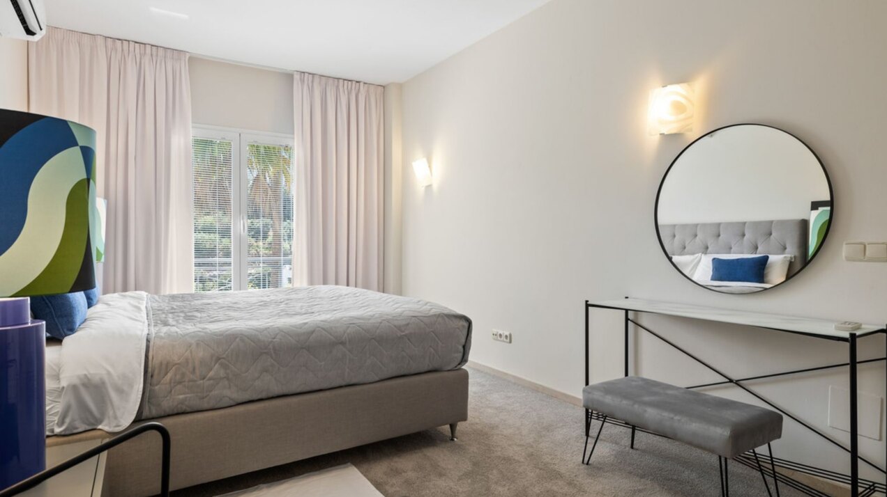 Modern impressive 4 bedroom villa is eager for you to discover its innate style and elegance.