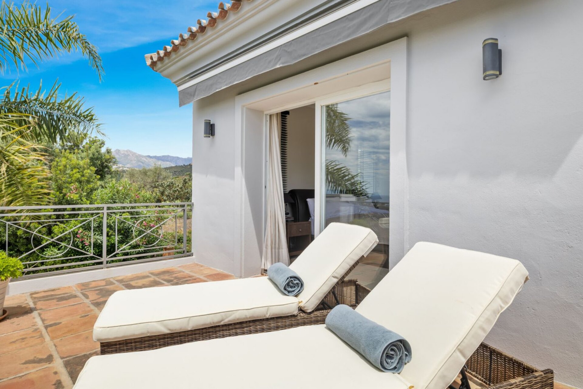 Modern impressive 4 bedroom villa is eager for you to discover its innate style and elegance.