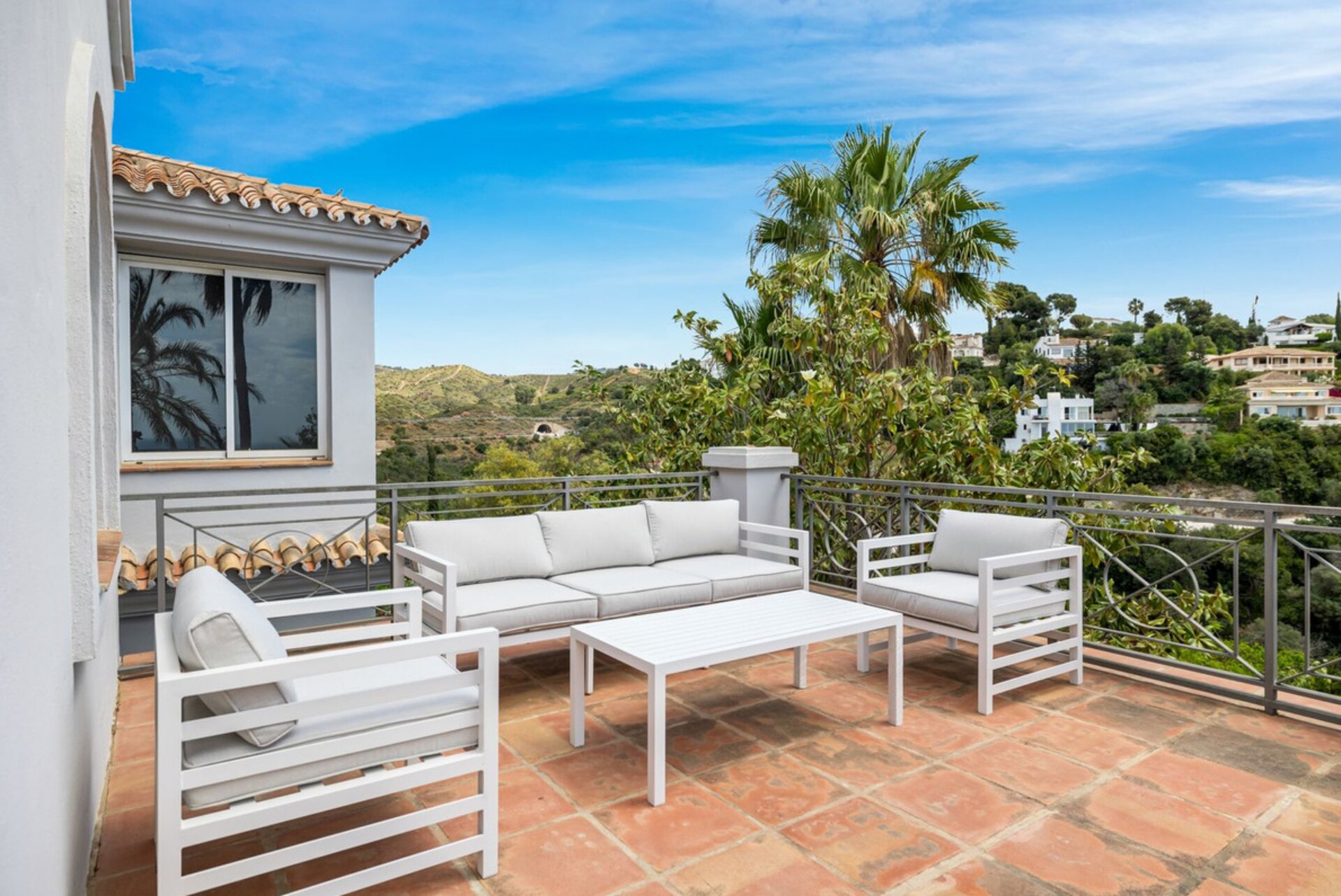 Modern impressive 4 bedroom villa is eager for you to discover its innate style and elegance.