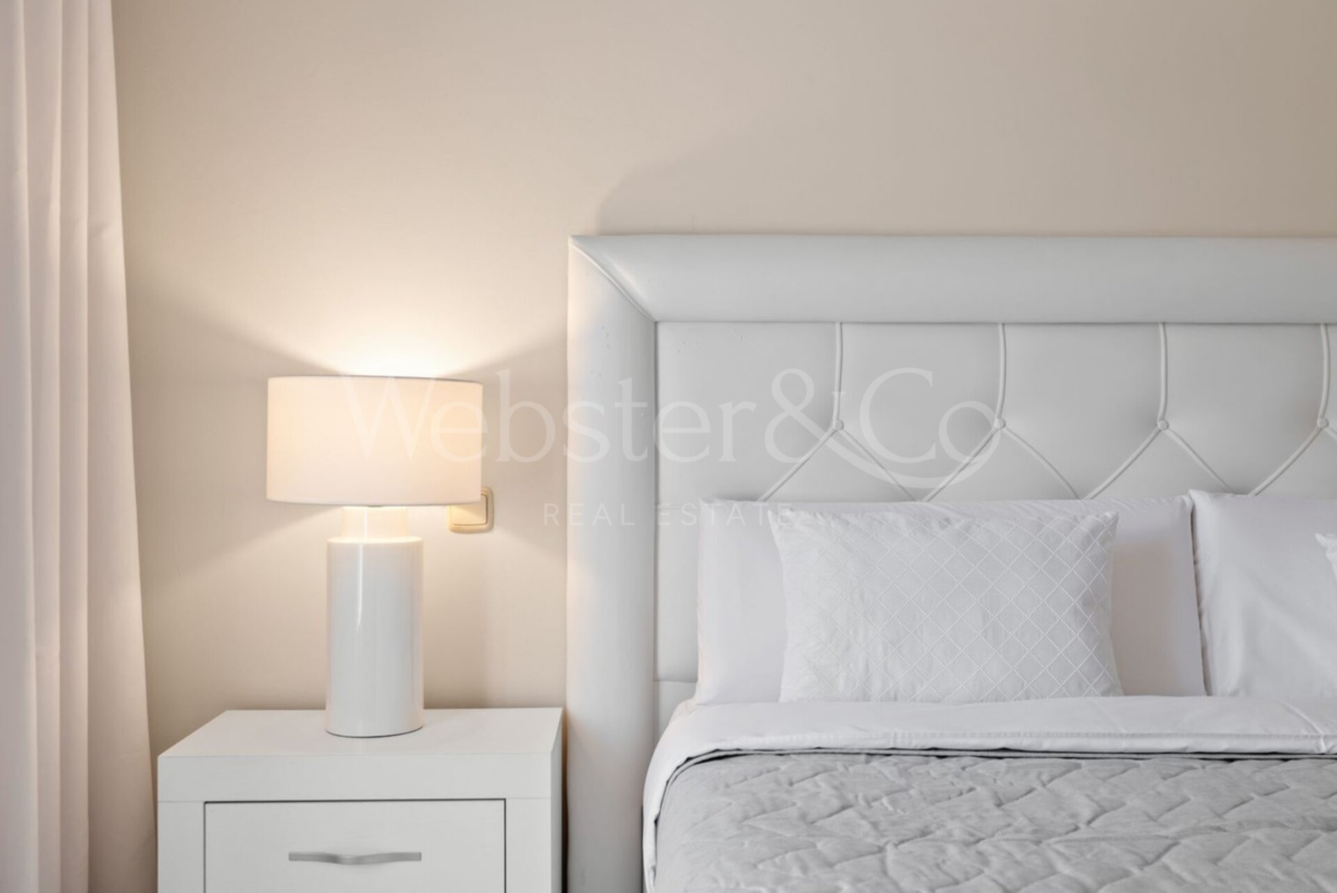 Descubre una villa llena de luz, diseño y sofisticación