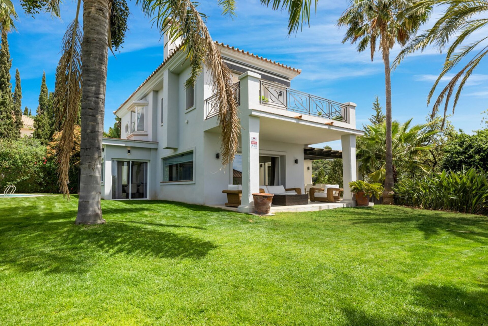 Modern impressive 4 bedroom villa is eager for you to discover its innate style and elegance.