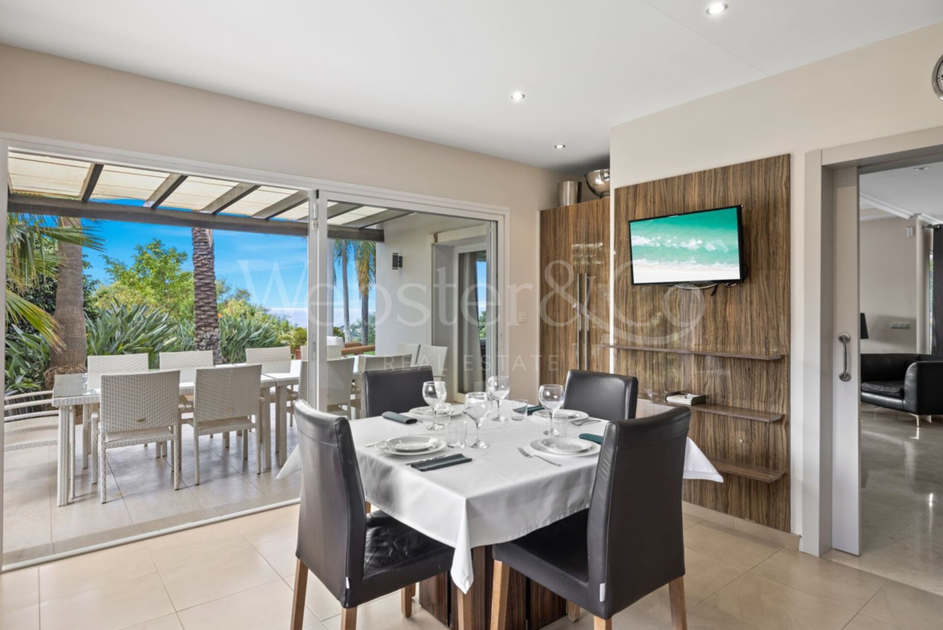 Descubre una villa llena de luz, diseño y sofisticación