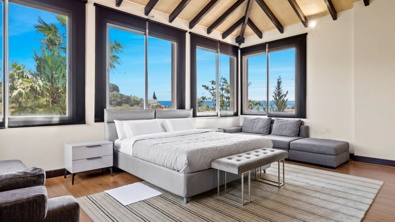 Modern impressive 4 bedroom villa is eager for you to discover its innate style and elegance.