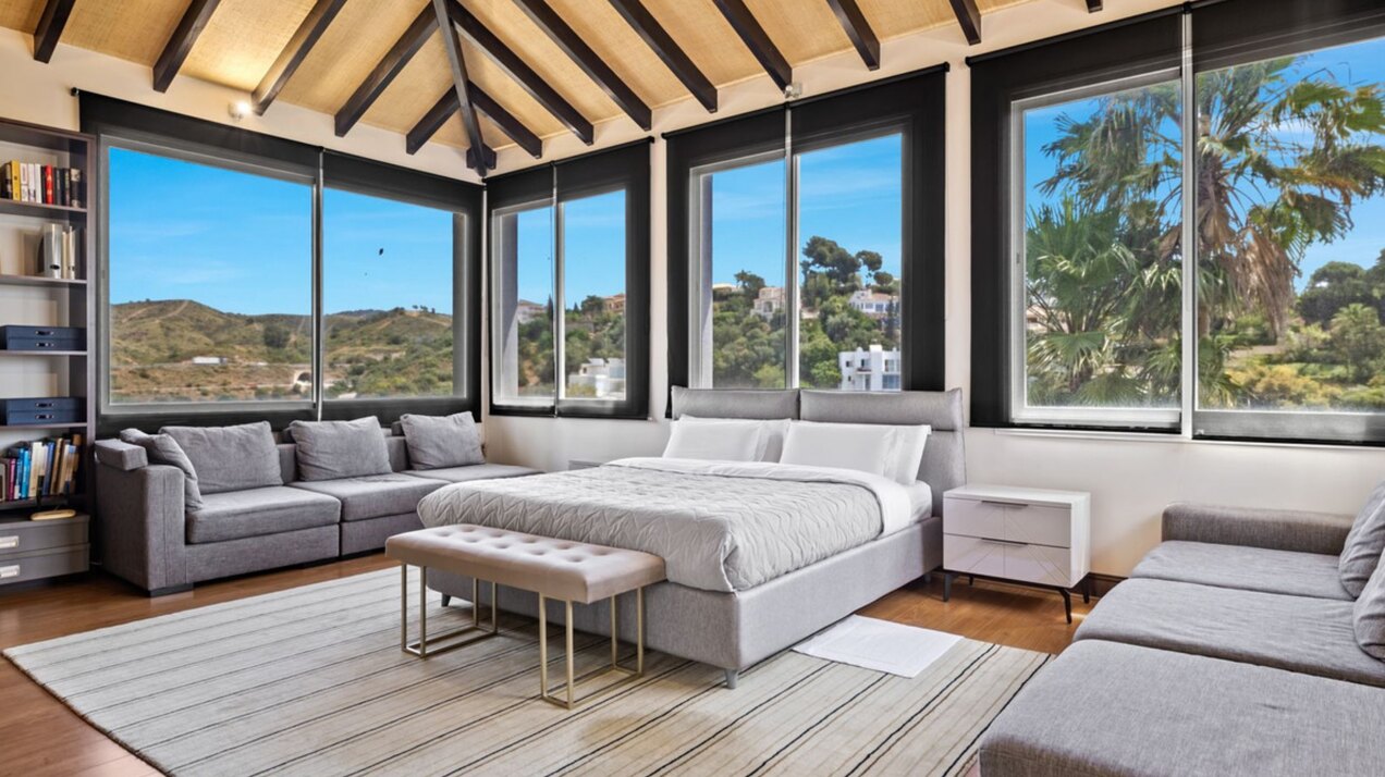 Modern impressive 4 bedroom villa is eager for you to discover its innate style and elegance.