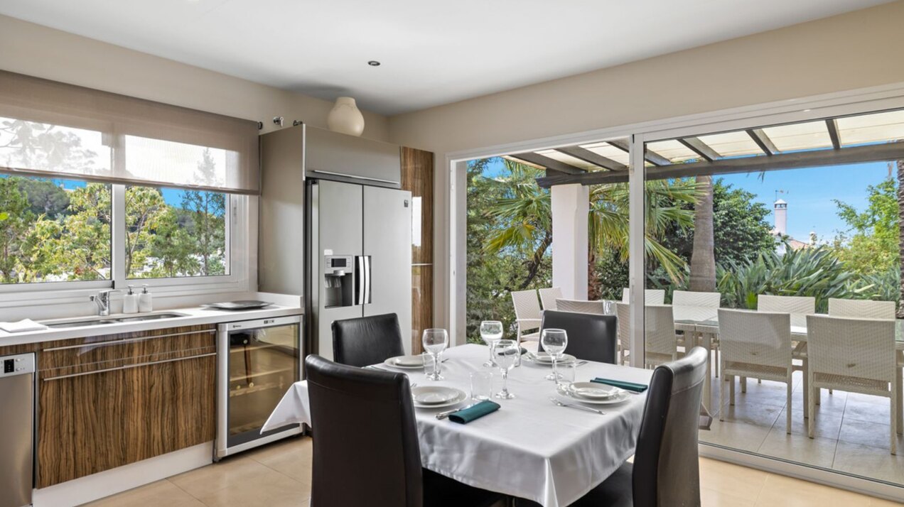 Modern impressive 4 bedroom villa is eager for you to discover its innate style and elegance.