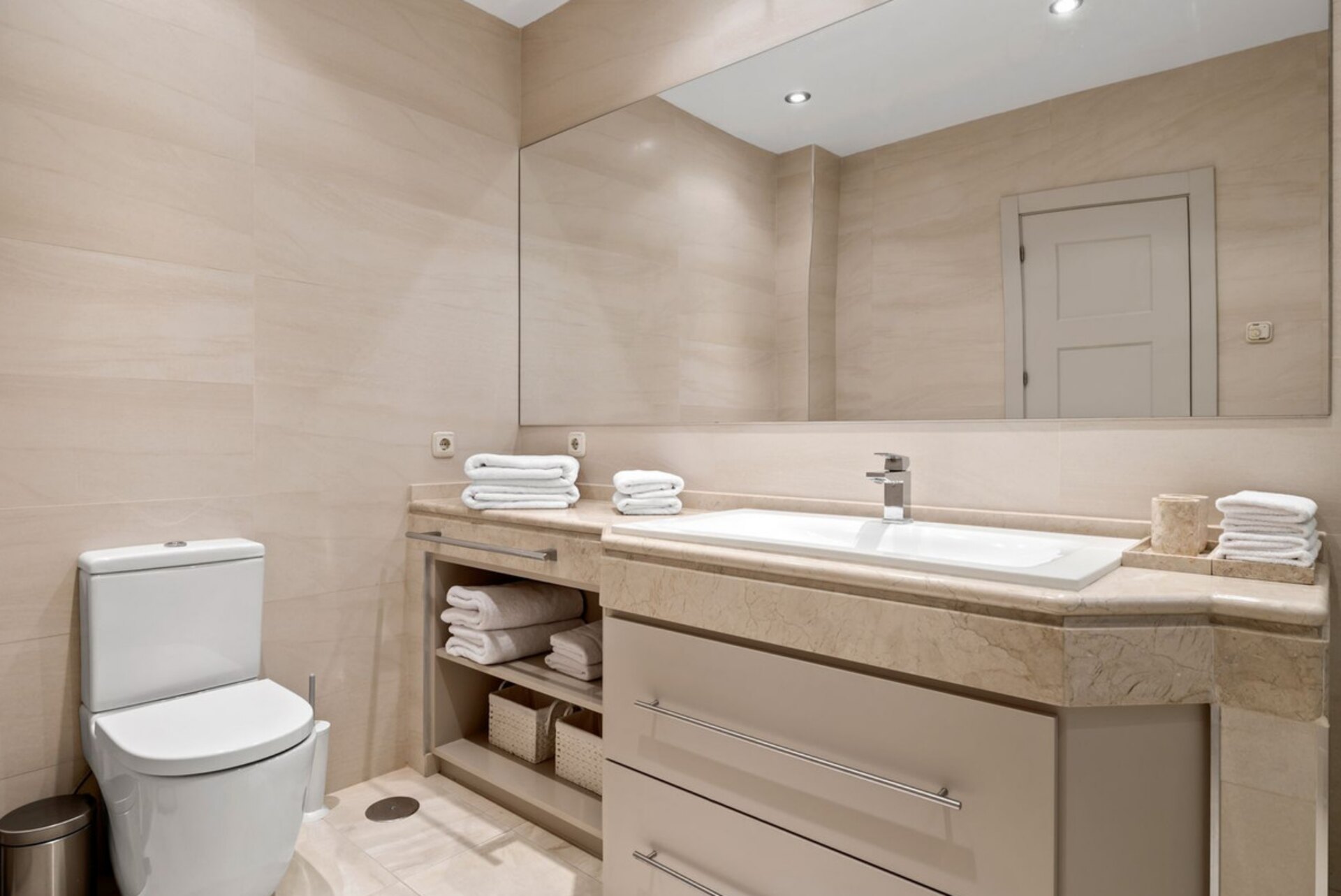 Modern impressive 4 bedroom villa is eager for you to discover its innate style and elegance.