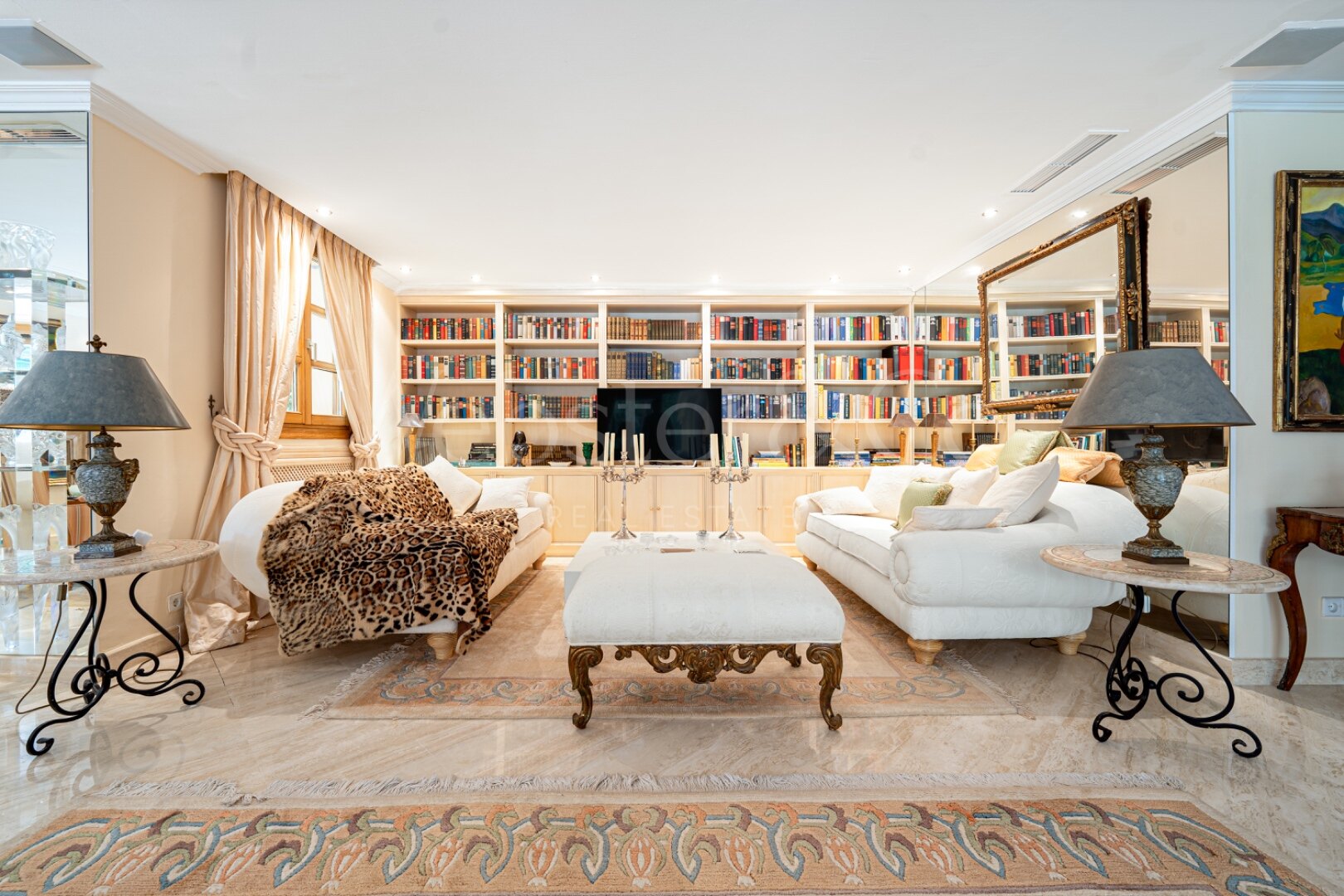 Villa Toscana - Authentic Villa in Nueva Andalucia