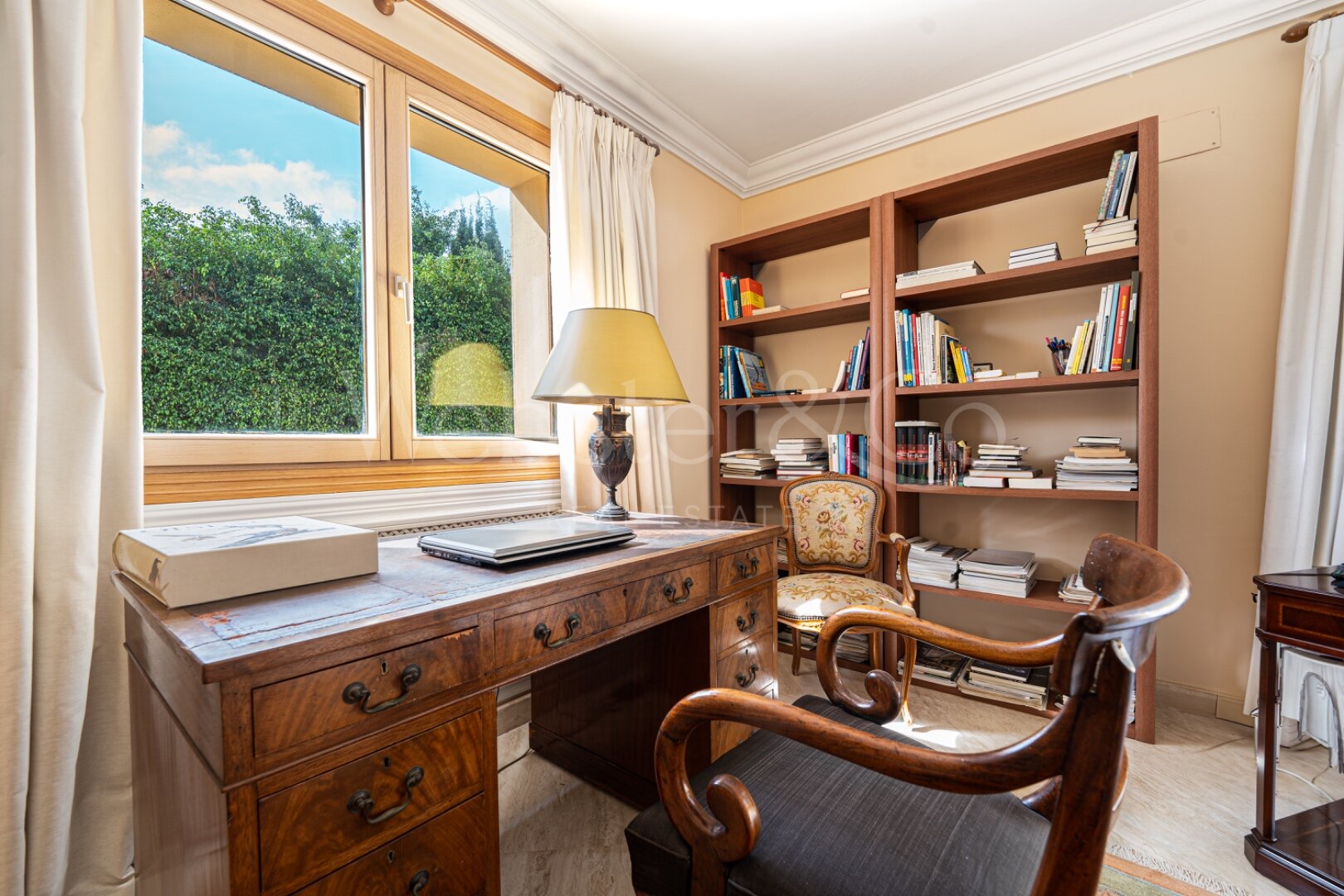 Villa Toscana - Authentic Villa in Nueva Andalucia