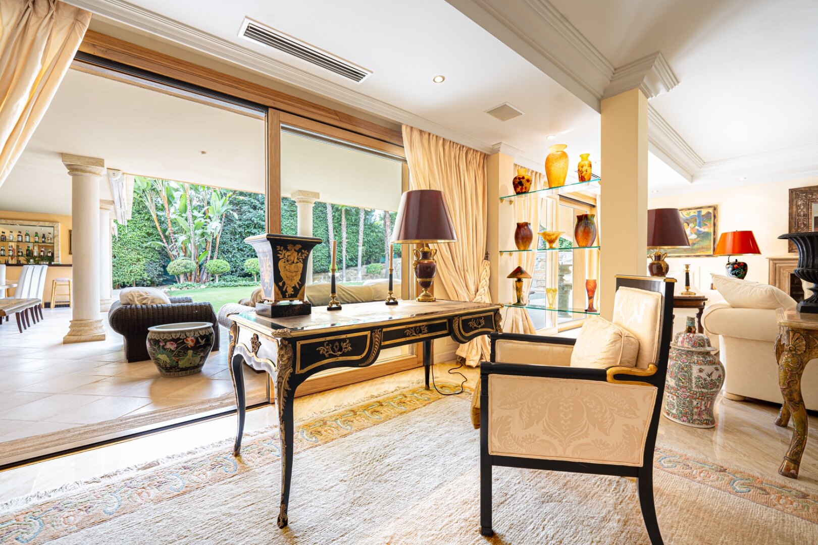 Sensational villa superbly appointed in Las Brisas offers privacy, luxury and understated elegance