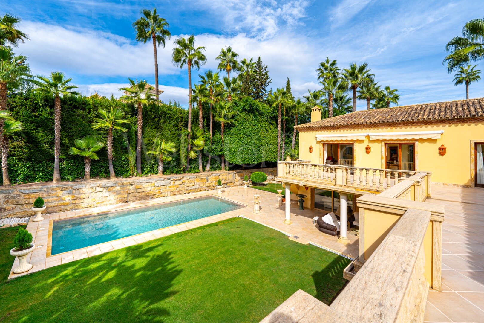 Villa Toscana - Authentic Villa in Nueva Andalucia