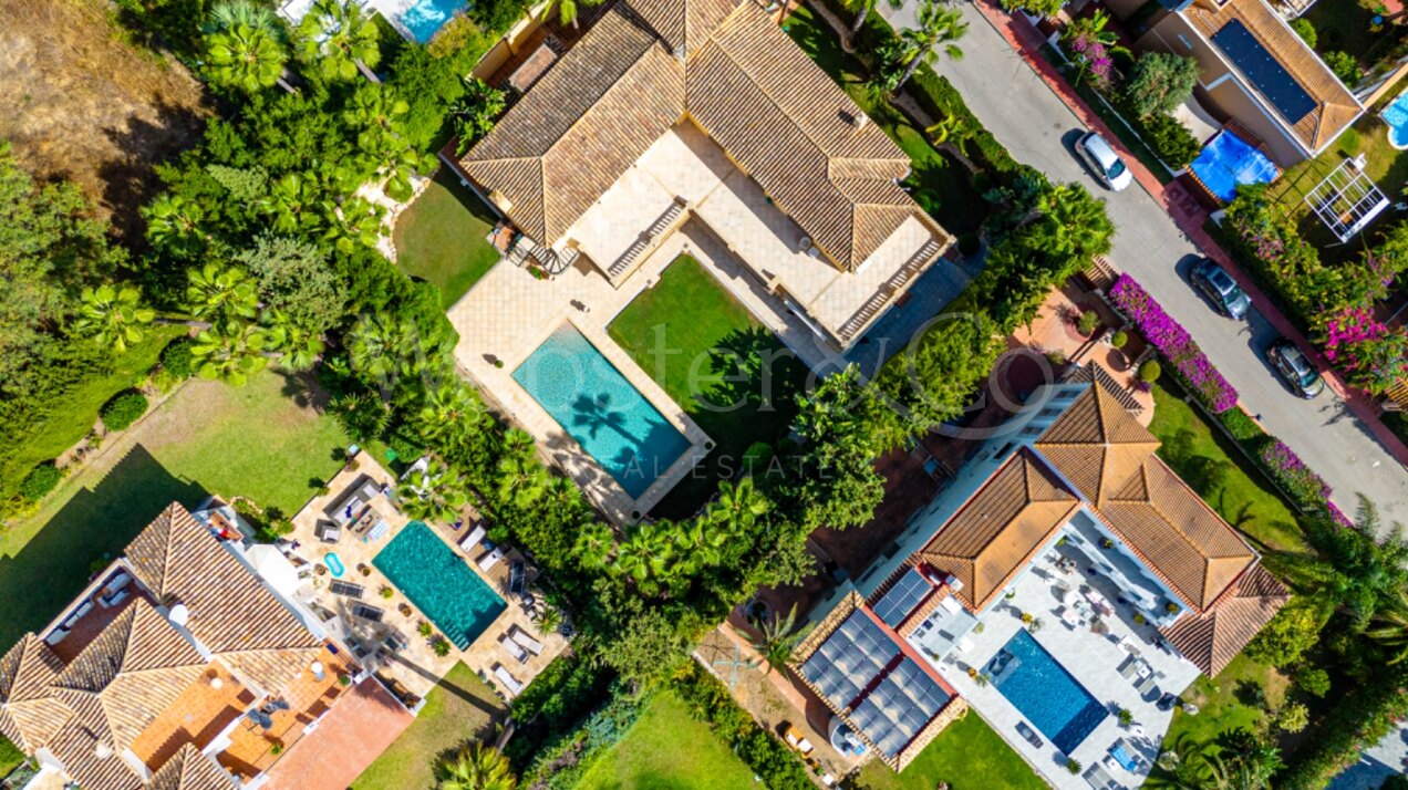 Villa Toscana – Auténtica Villa en Nueva Andalucía