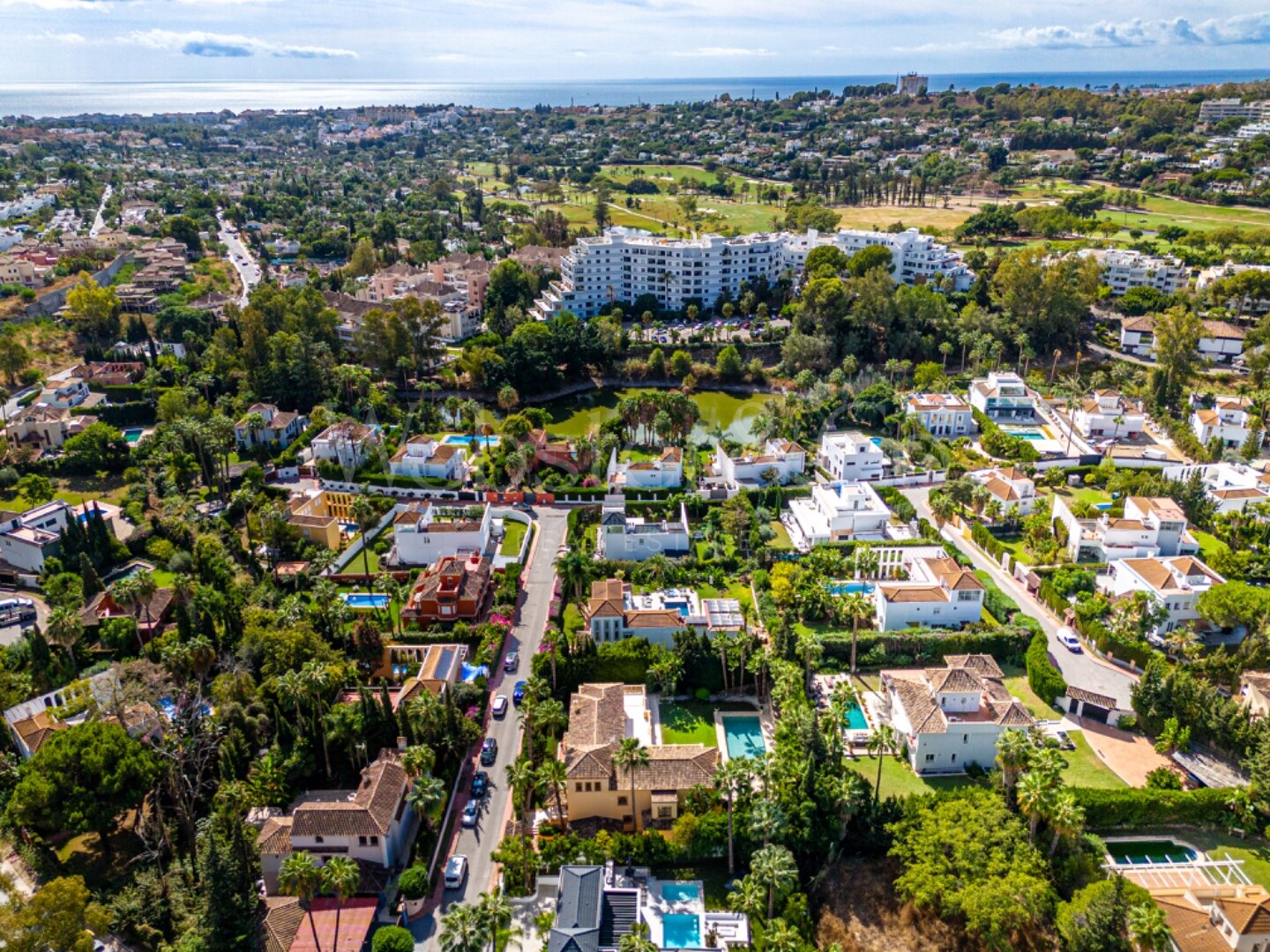 Villa Toscana - Authentic Villa in Nueva Andalucia