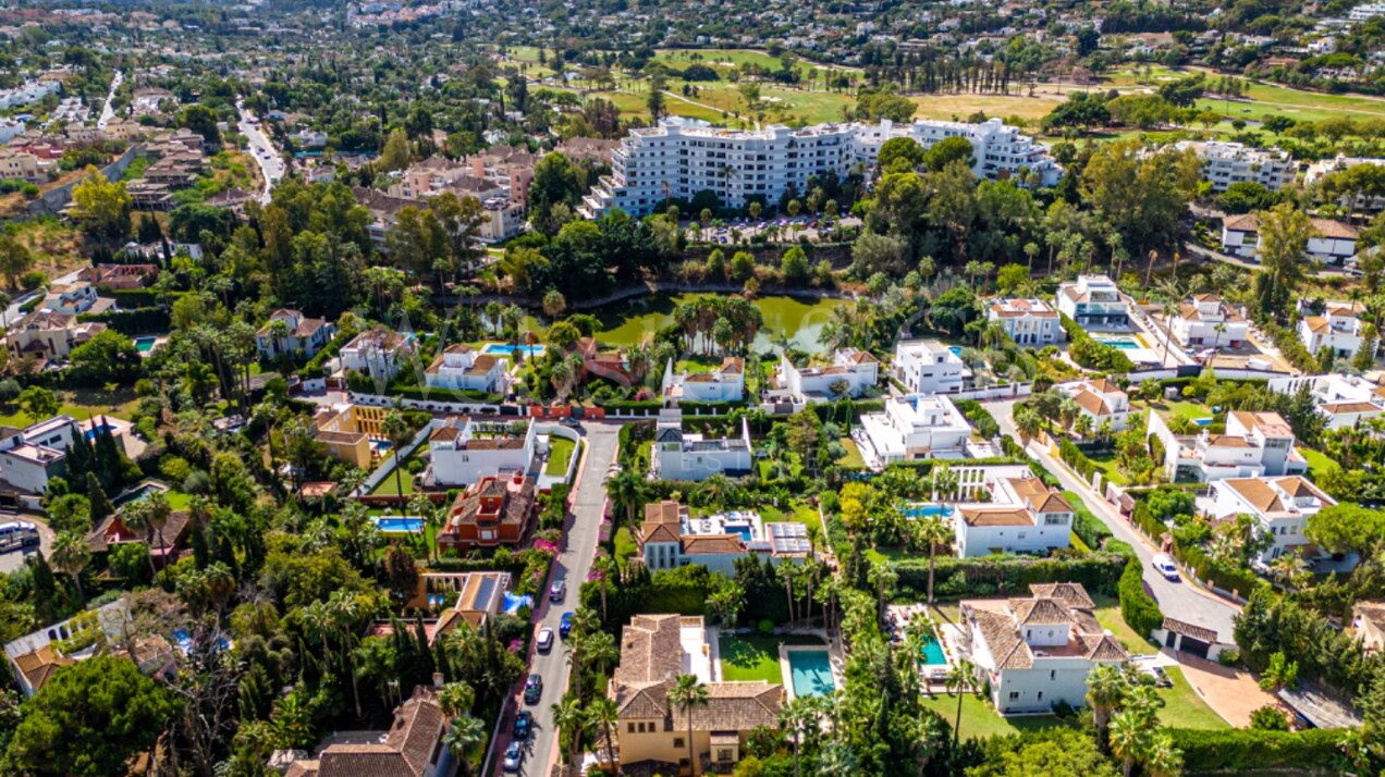 Villa Toscana – Auténtica Villa en Nueva Andalucía