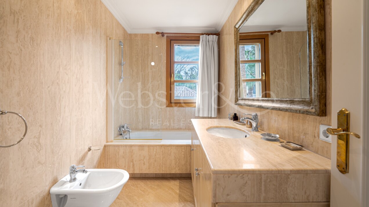 Villa Toscana – Auténtica Villa en Nueva Andalucía