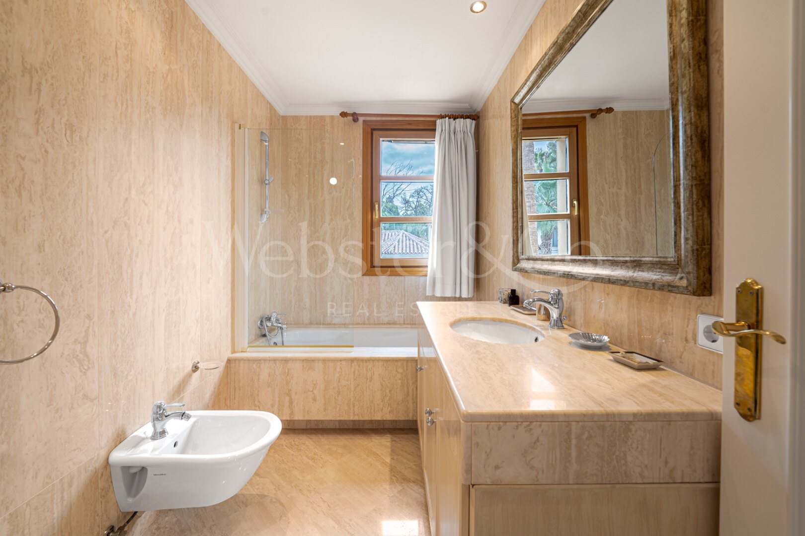 Villa Toscana - Authentic Villa in Nueva Andalucia