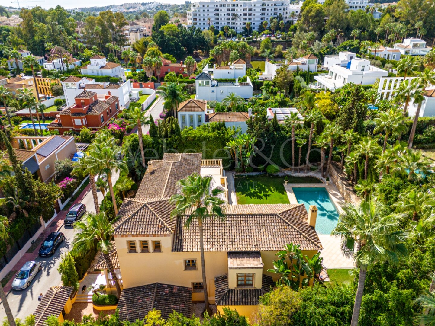 Villa Toscana - Authentic Villa in Nueva Andalucia