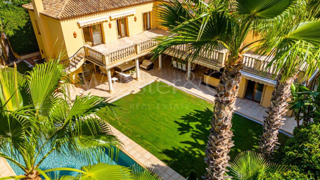 Villa Toscana – Auténtica Villa en Nueva Andalucía