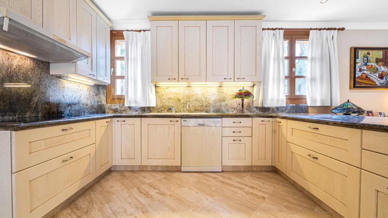 Villa Toscana – Auténtica Villa en Nueva Andalucía