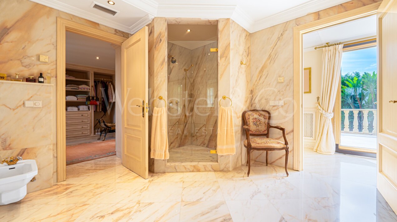 Villa Toscana – Auténtica Villa en Nueva Andalucía