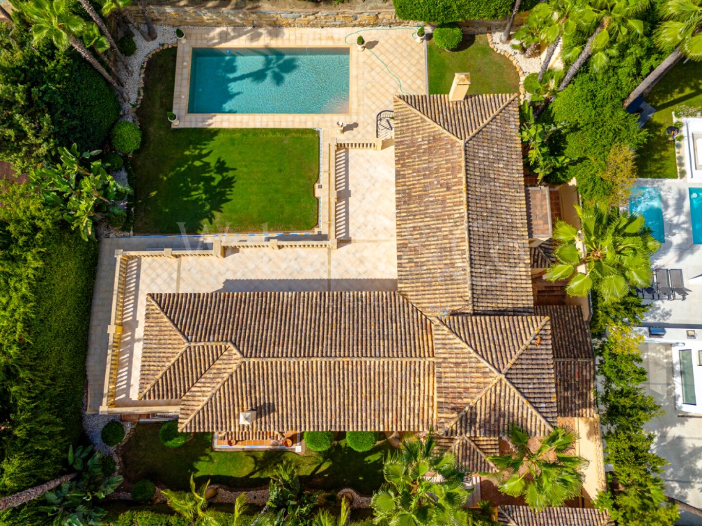 Villa Toscana - Authentic Villa in Nueva Andalucia