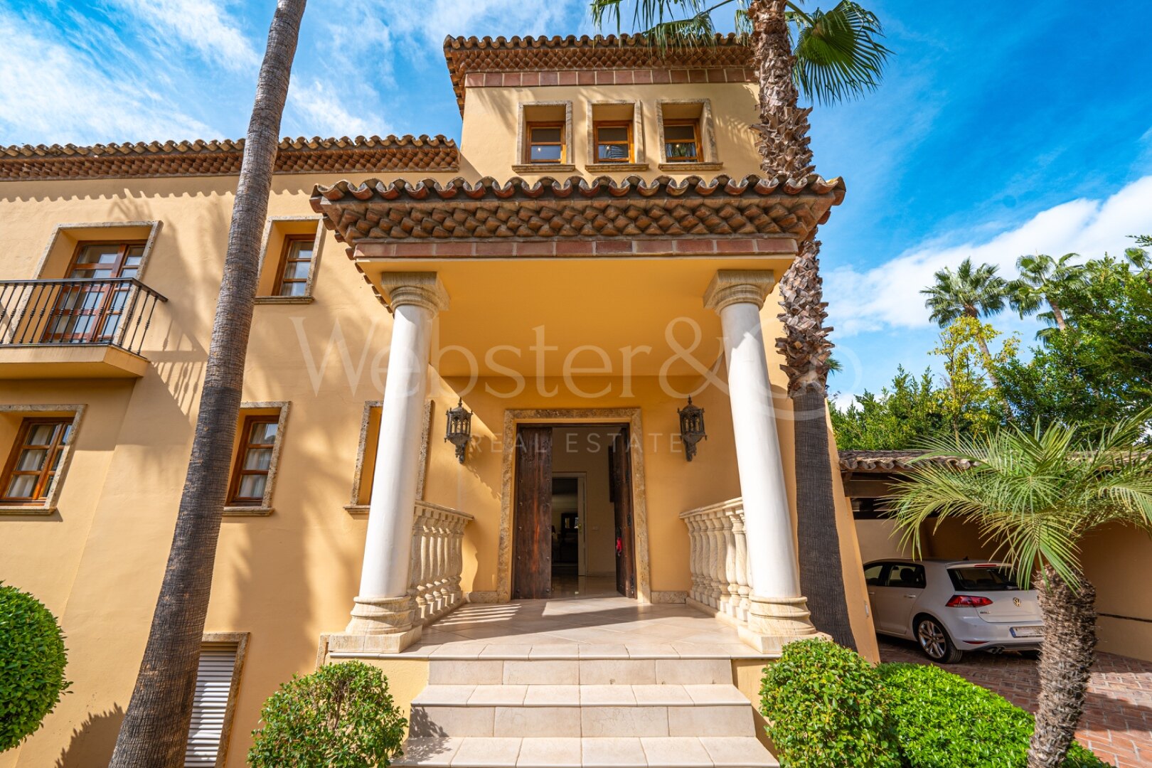 Villa Toscana - Authentic Villa in Nueva Andalucia