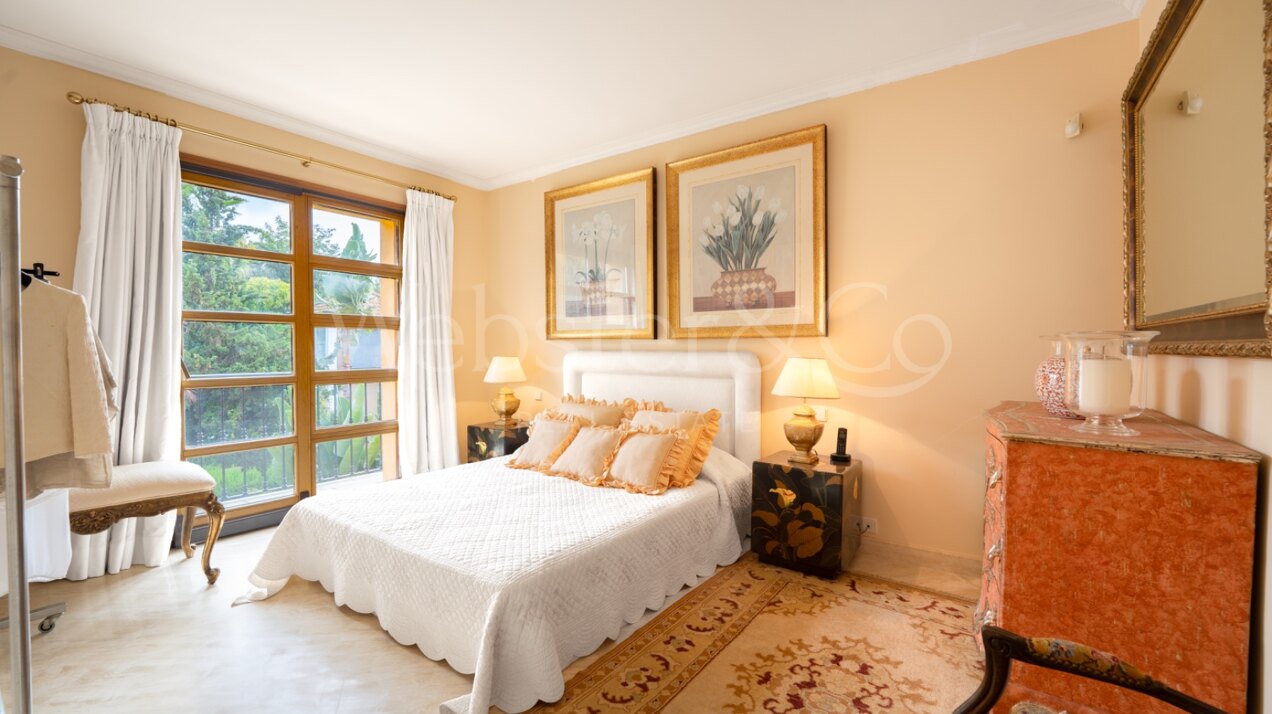 Villa Toscana – Auténtica Villa en Nueva Andalucía