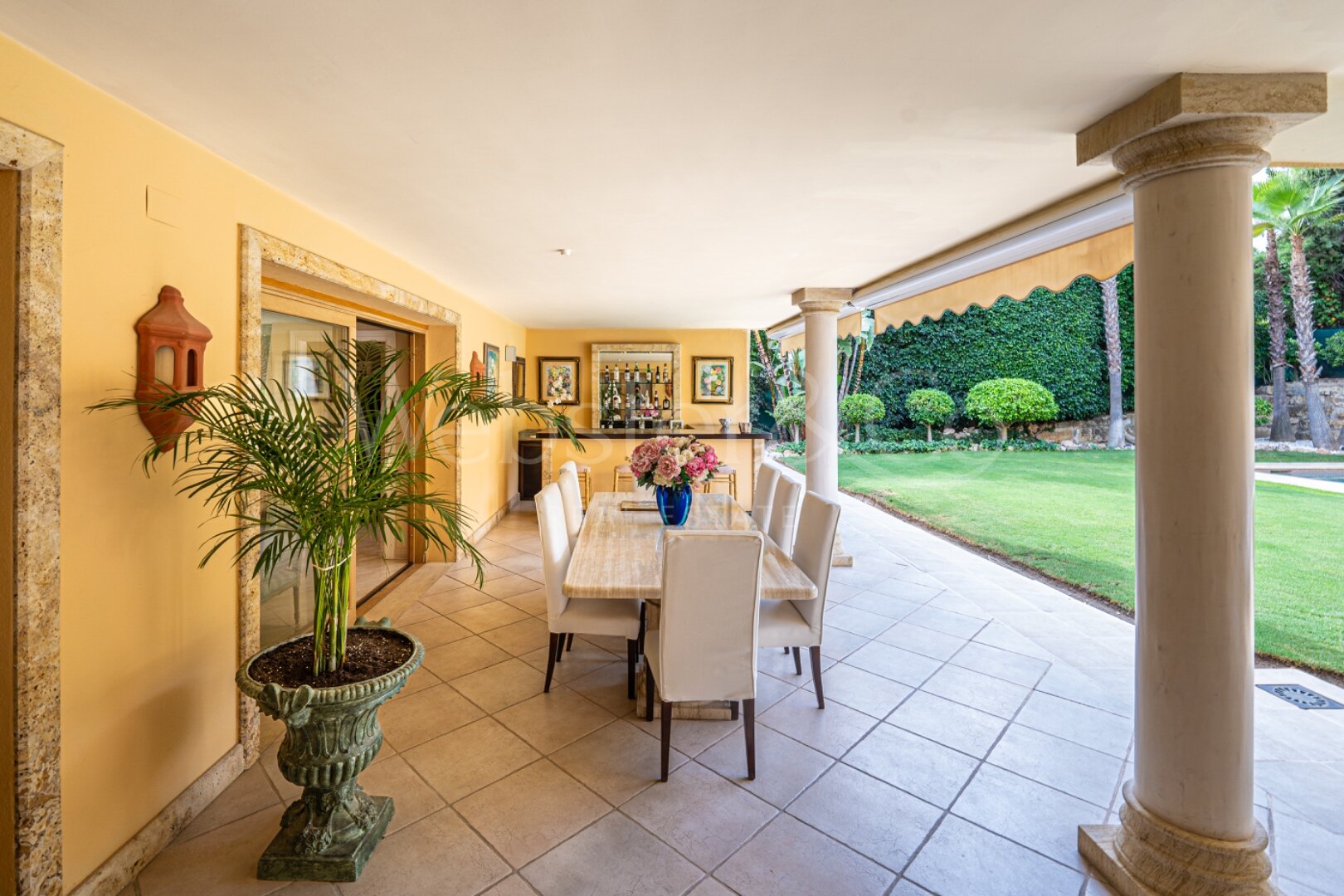 Villa Toscana - Authentic Villa in Nueva Andalucia