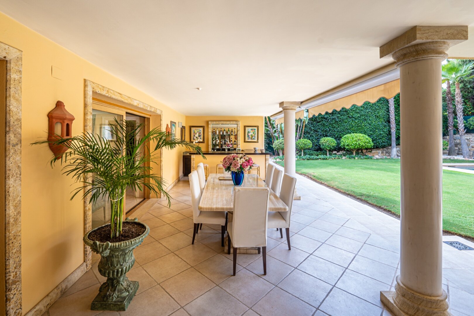 Sensational villa superbly appointed in Las Brisas offers privacy, luxury and understated elegance
