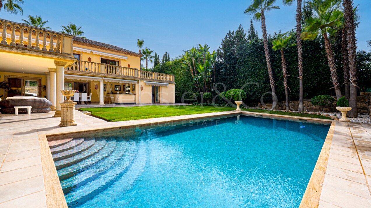 Villa Toscana – Auténtica Villa en Nueva Andalucía