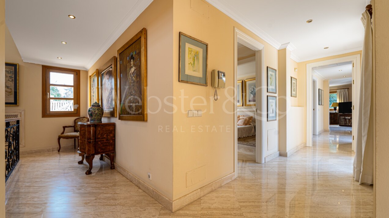 Villa Toscana – Auténtica Villa en Nueva Andalucía