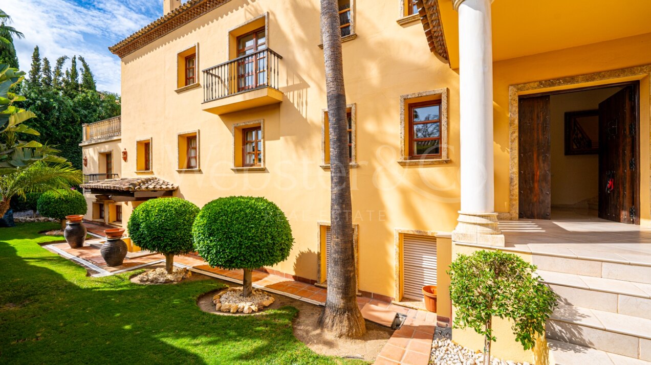 Villa Toscana – Auténtica Villa en Nueva Andalucía