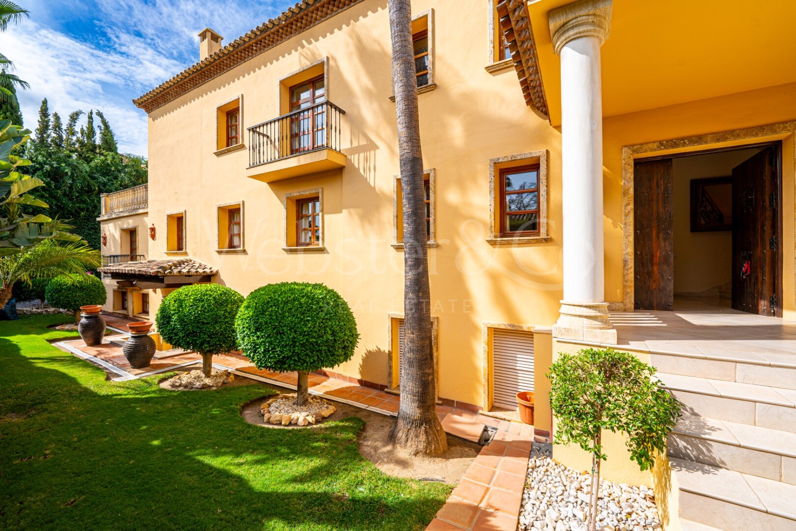 Villa Toscana - Authentic Villa in Nueva Andalucia