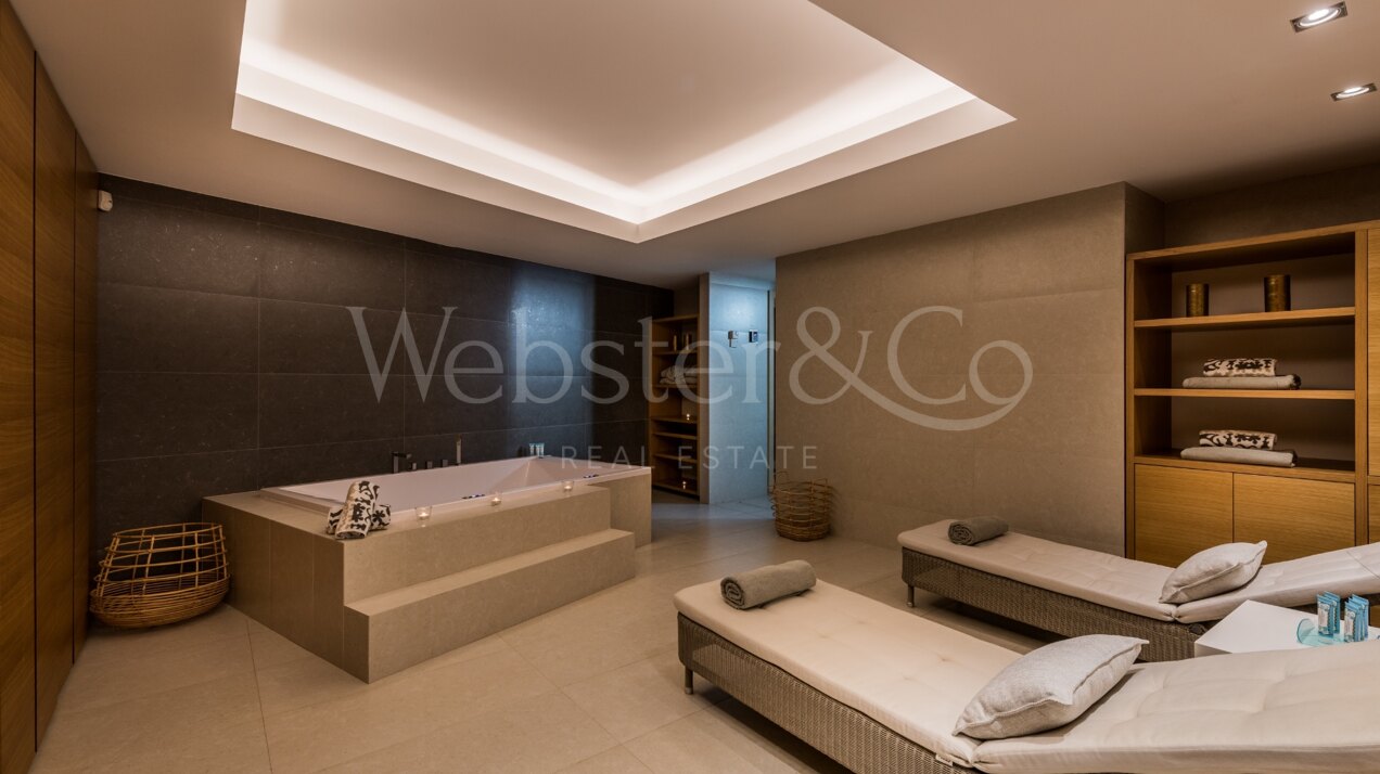 Villa Sunset - Beachfront Beauty in Costabella