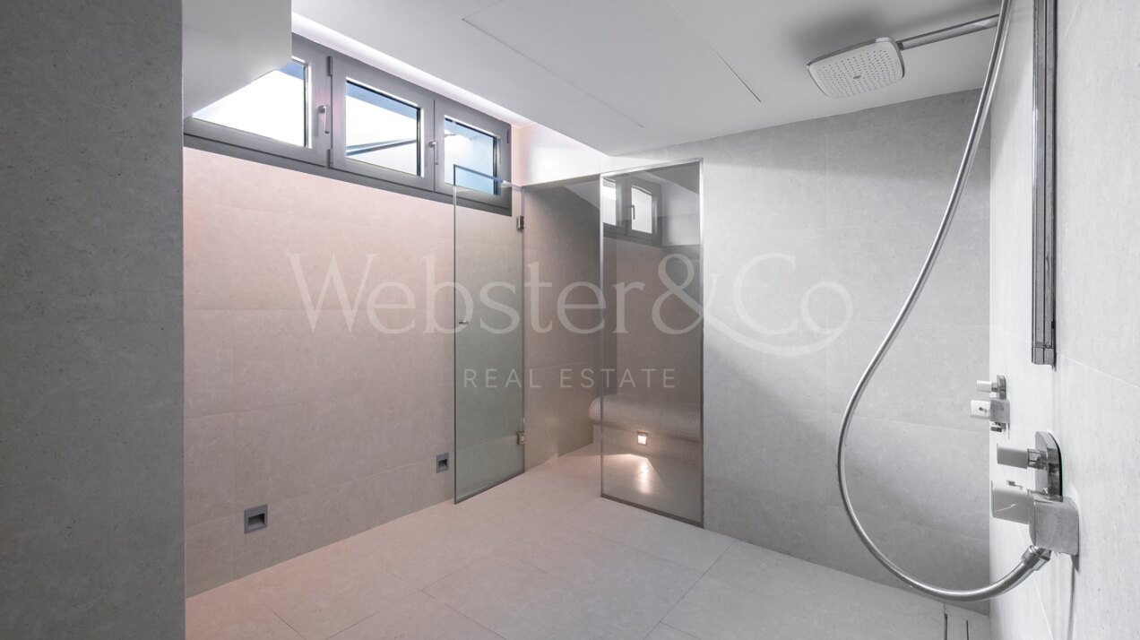 Villa Sunset - Beachfront Beauty in Costabella