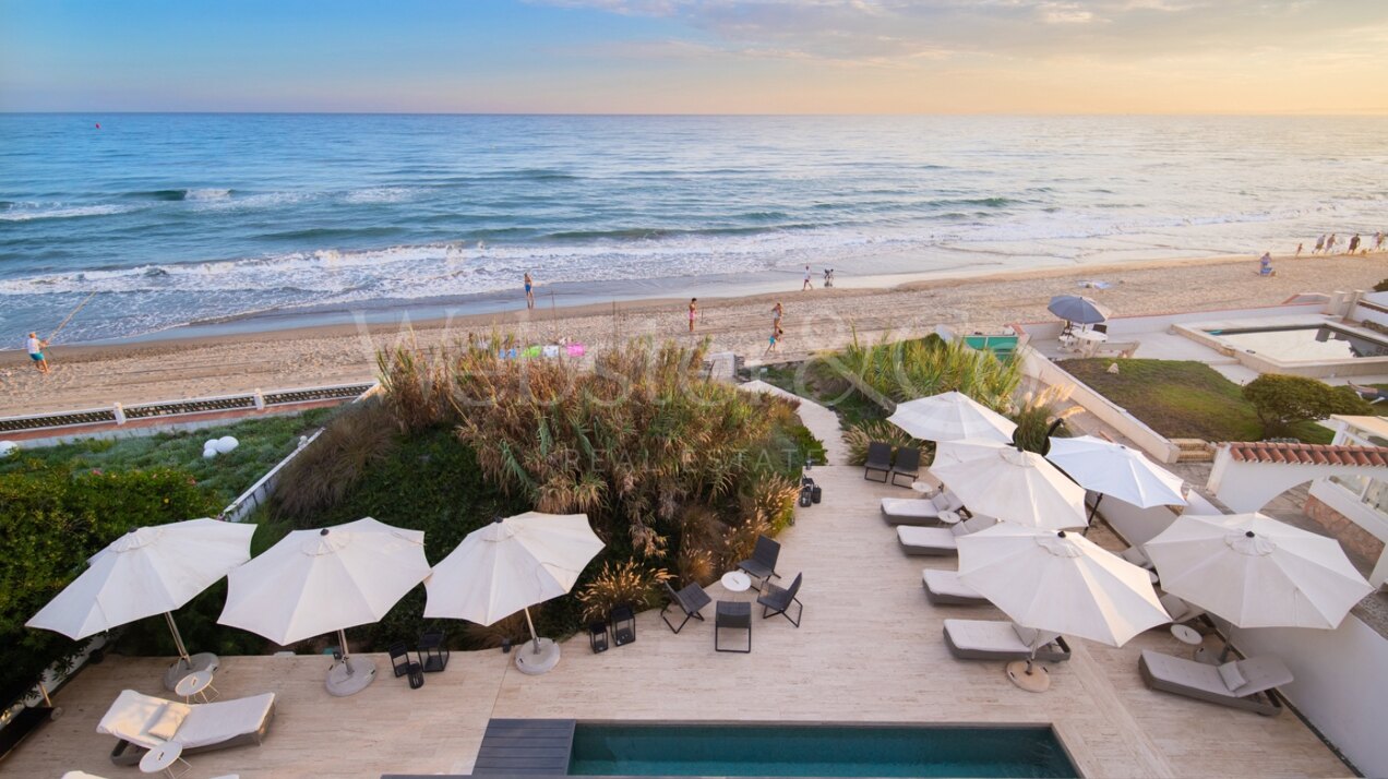 Villa Sunset - Beachfront Beauty in Costabella