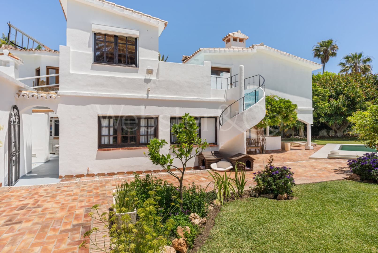 Villa Birdie – Hogar Familiar en Guadalmina Baja