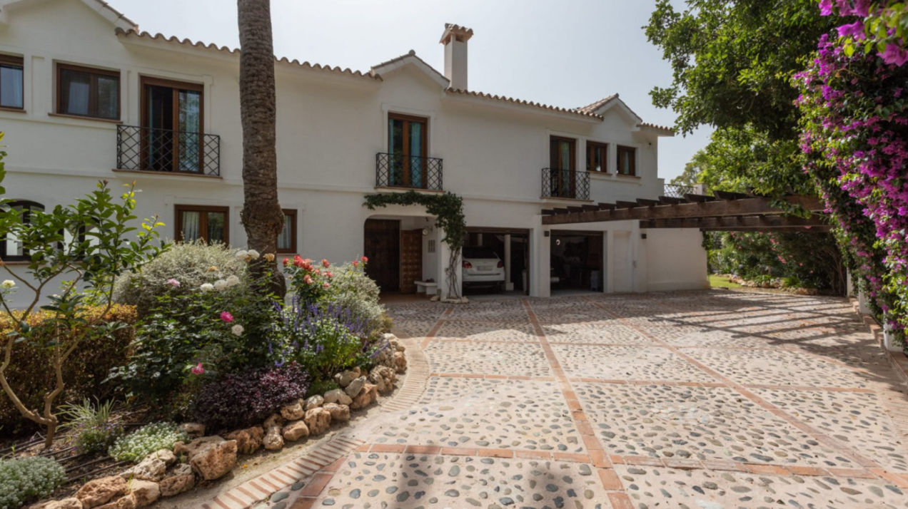 Remarkable 4 bedroom golfside villa in Guadalmina Baja exhibits eclectic flair and Andalucia charm