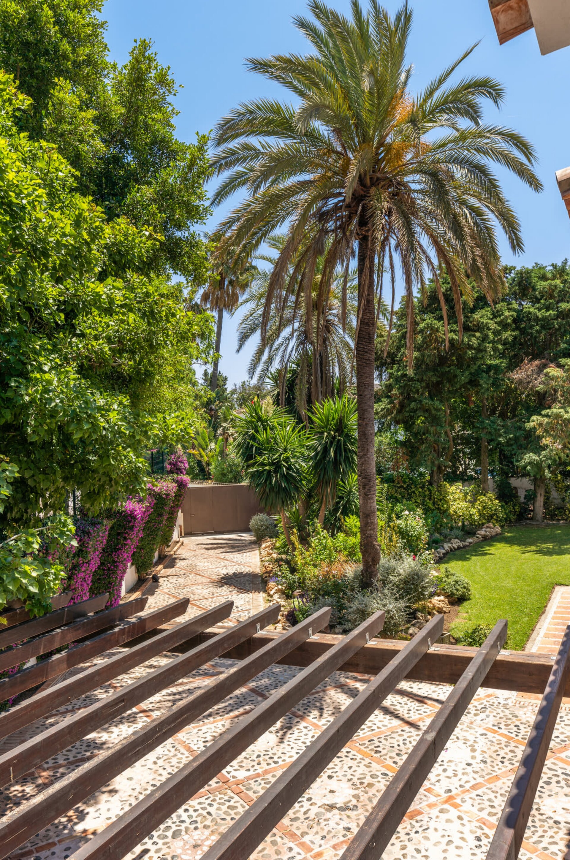 Remarkable 4 bedroom golfside villa in Guadalmina Baja exhibits eclectic flair and Andalucia charm