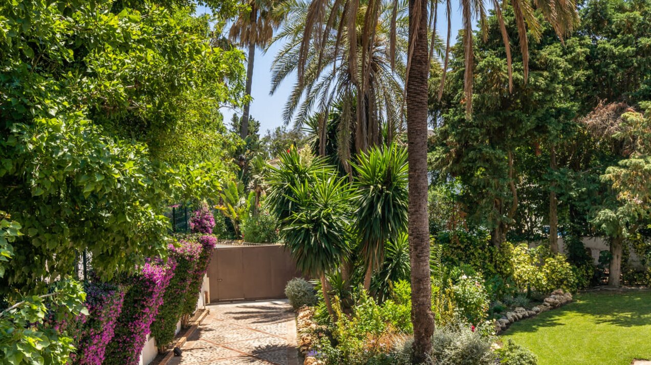 Remarkable 4 bedroom golfside villa in Guadalmina Baja exhibits eclectic flair and Andalucia charm