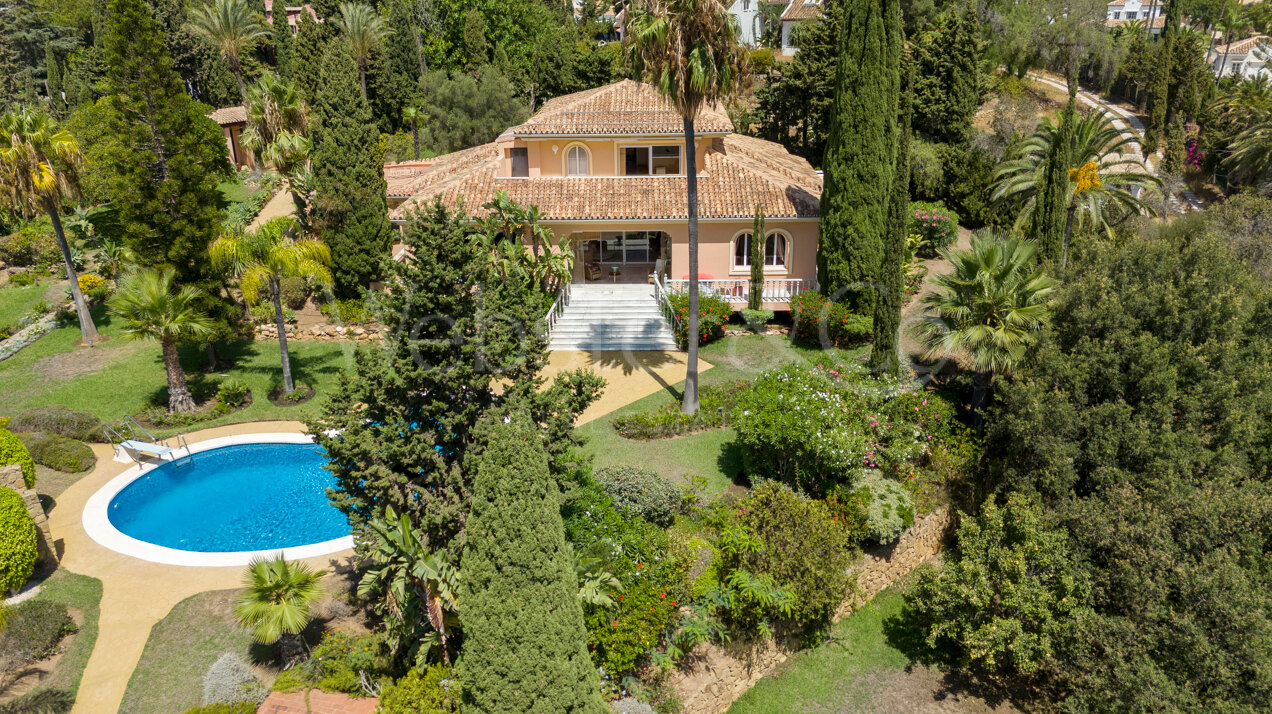 Villa Esperanza - Grand, Andalusian Home in Elviria