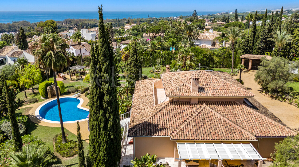 Villa Esperanza - Grand, Andalusian Home in Elviria