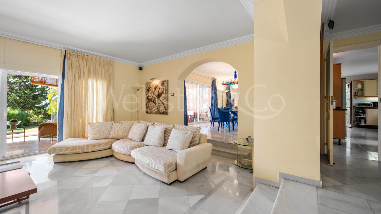 Villa Esperanza - Grand, Andalusian Home in Elviria