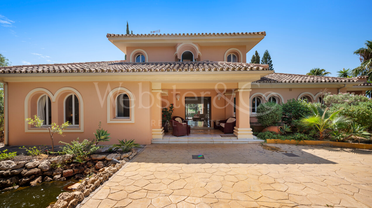 Villa Esperanza - Grand, Andalusian Home in Elviria